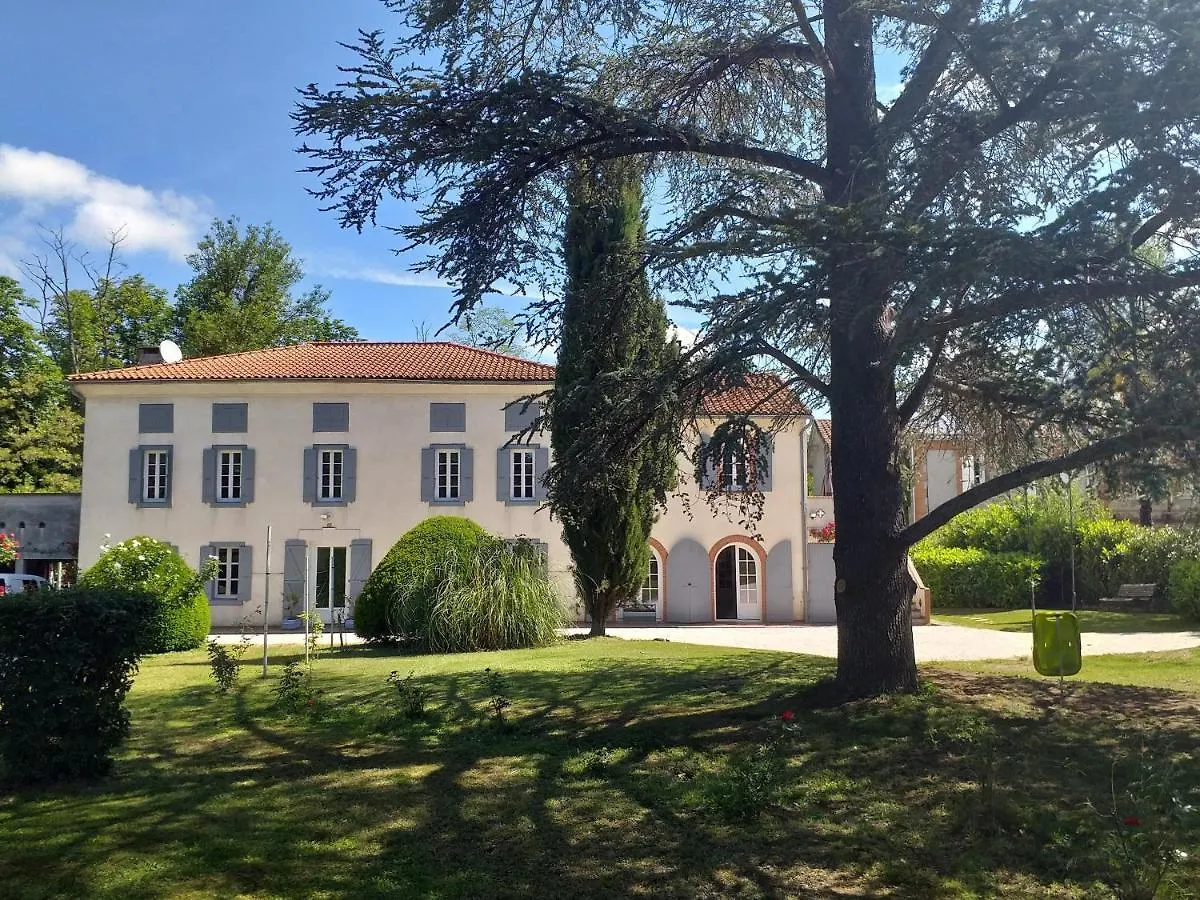 Chez Celine Et Philippe Chambre Atelier Dans Propriete De Charme Avec Piscine Le Fossat