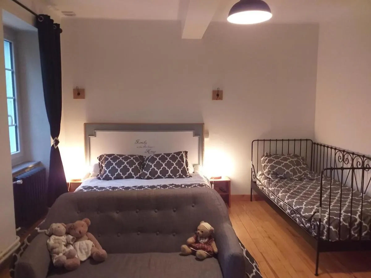 Chez Celine Et Philippe Chambre Atelier Dans Propriete De Charme Avec Piscine Le Fossat Homestay