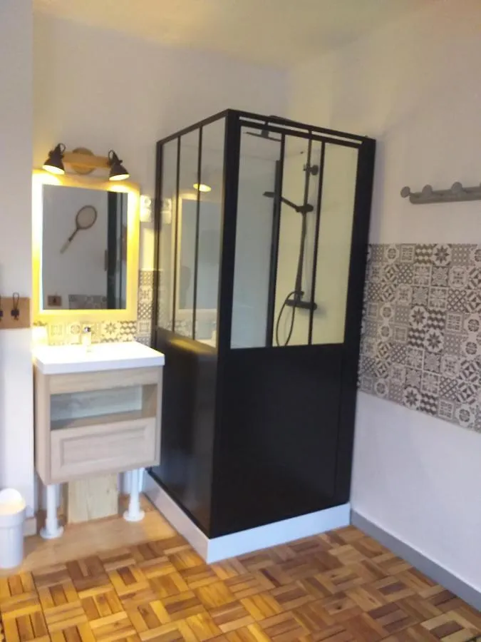 Homestay Chez Celine Et Philippe Chambre Atelier Dans Propriete De Charme Avec Piscine Le Fossat